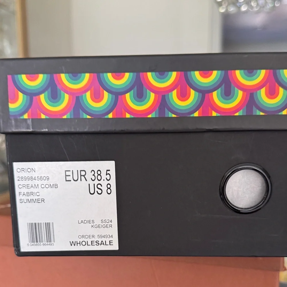 Kurt Geiger Black Shoe Box with Rainbow Pattern - Picture 1 of 4
